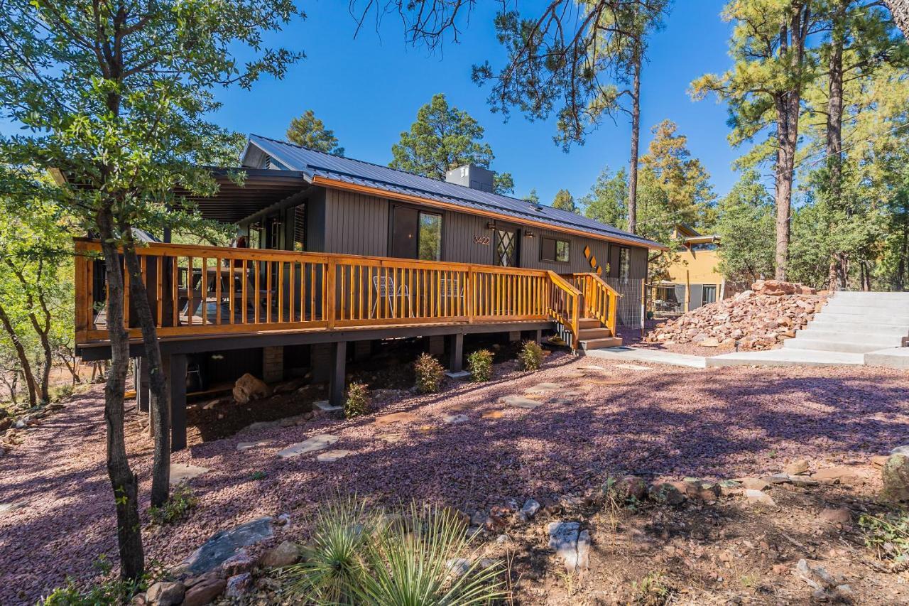 הוילה The Pine House - Cozy Mid-Century Modern, Pet-Friendly מראה חיצוני תמונה